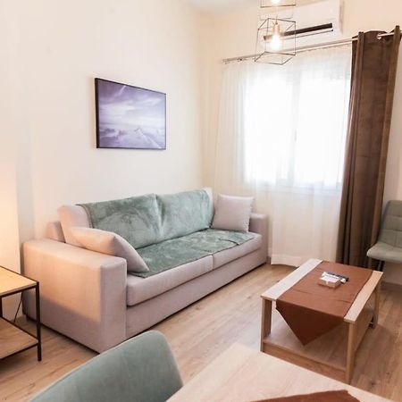 Brand New 2 Bedroom Haven Apt In Galatsi Atenas Exterior foto