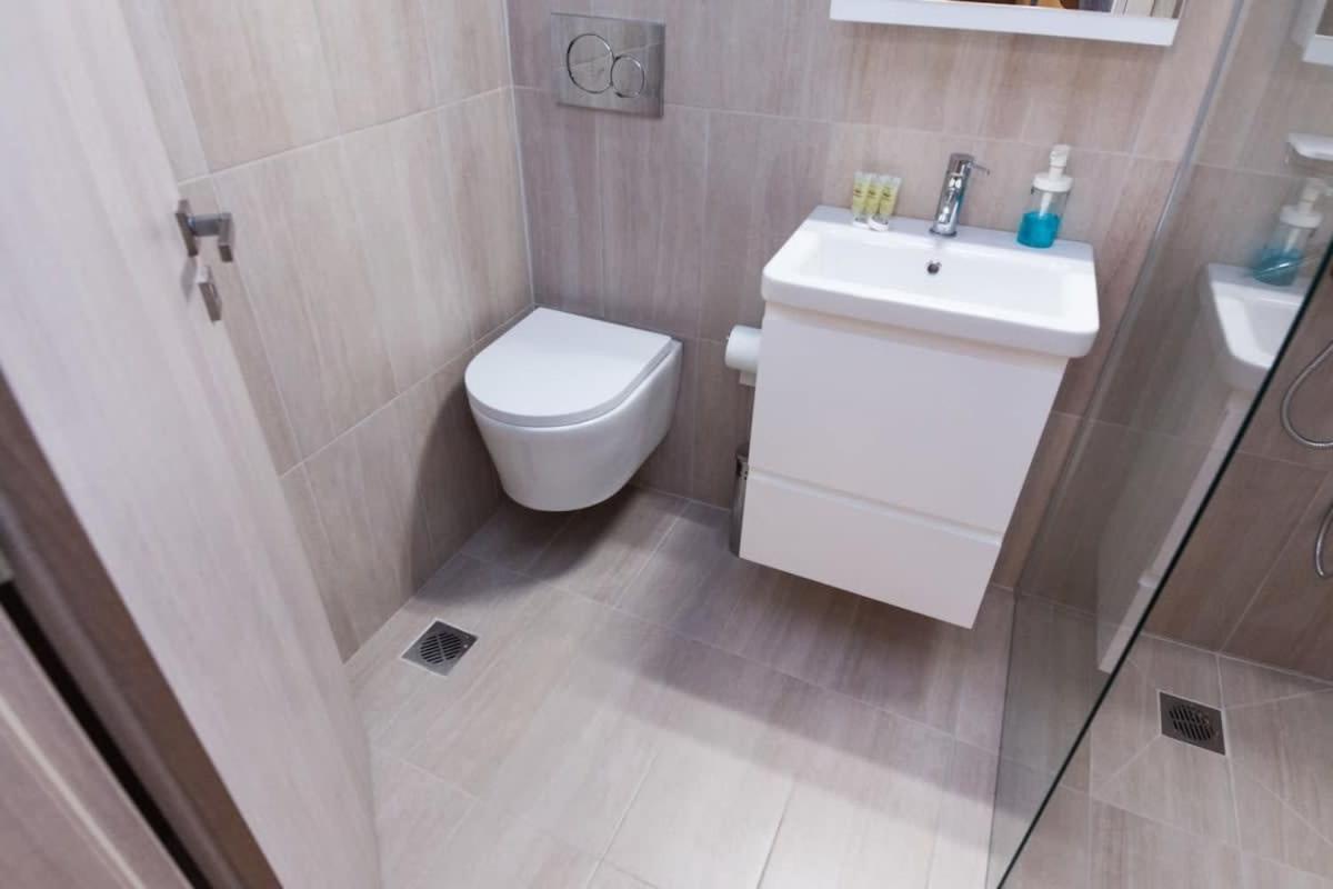 Brand New 2 Bedroom Haven Apt In Galatsi Atenas Exterior foto