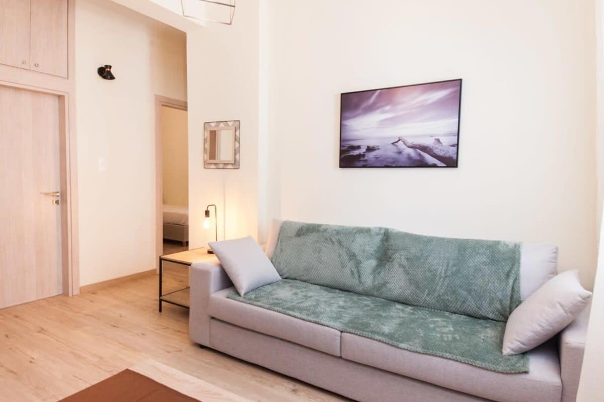 Brand New 2 Bedroom Haven Apt In Galatsi Atenas Exterior foto