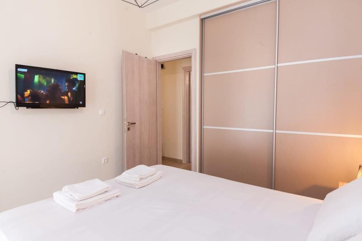 Brand New 2 Bedroom Haven Apt In Galatsi Atenas Exterior foto